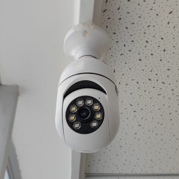 Light Socket – Light Bulb Security Camera