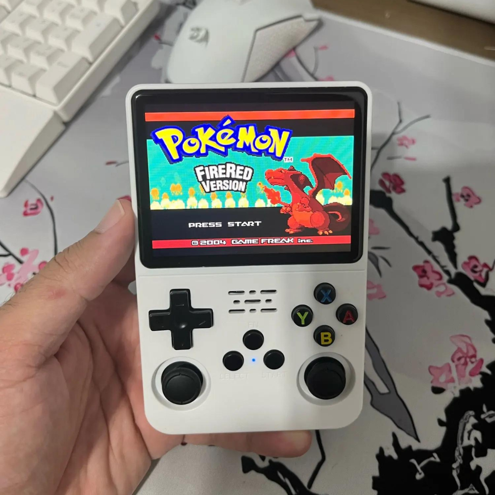 RetroPixel - Retro Handheld Video Game Console