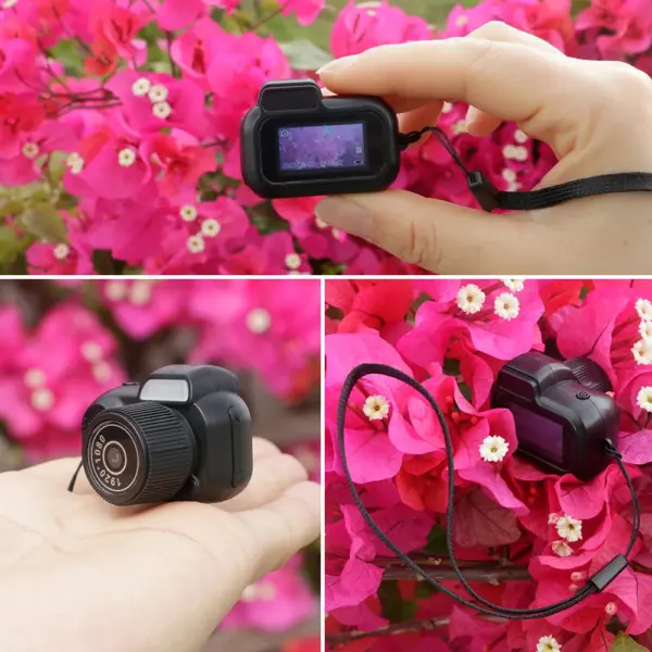 MiniPixel Keychain Mini camera