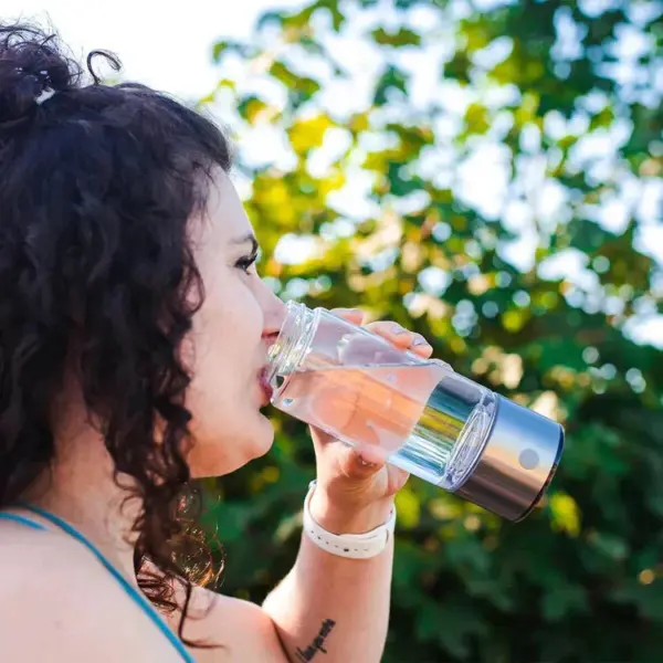 Hydrogen-Enriched Water Bottle for Enhanced Hydration