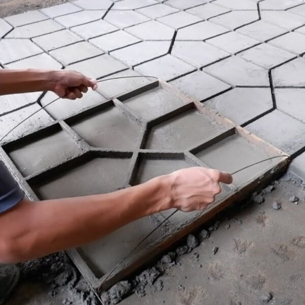 PathMaker Easy DIY Concrete Paver Mold