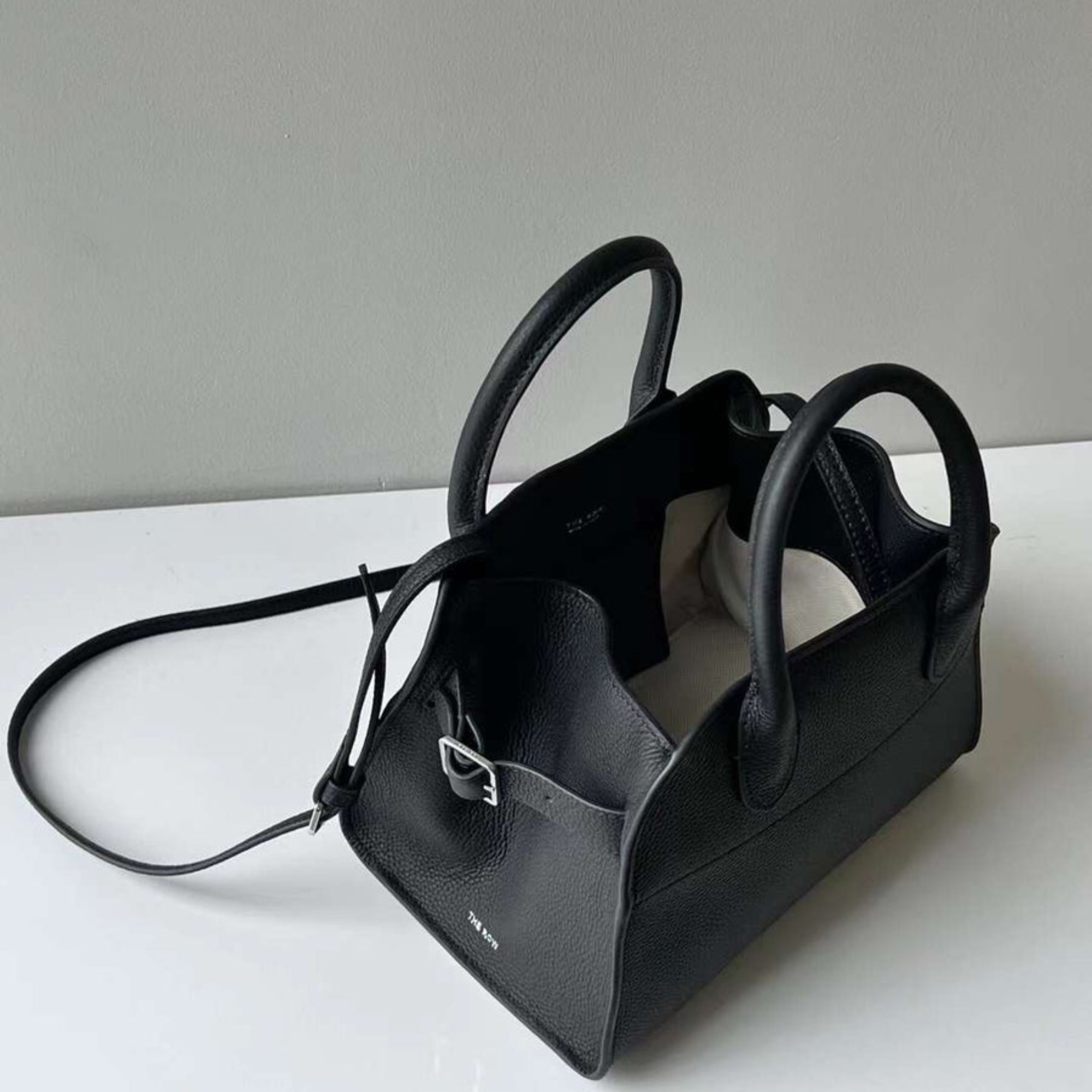 The "Row-Margaux-inspired" Luxurious Leather Tote Bag