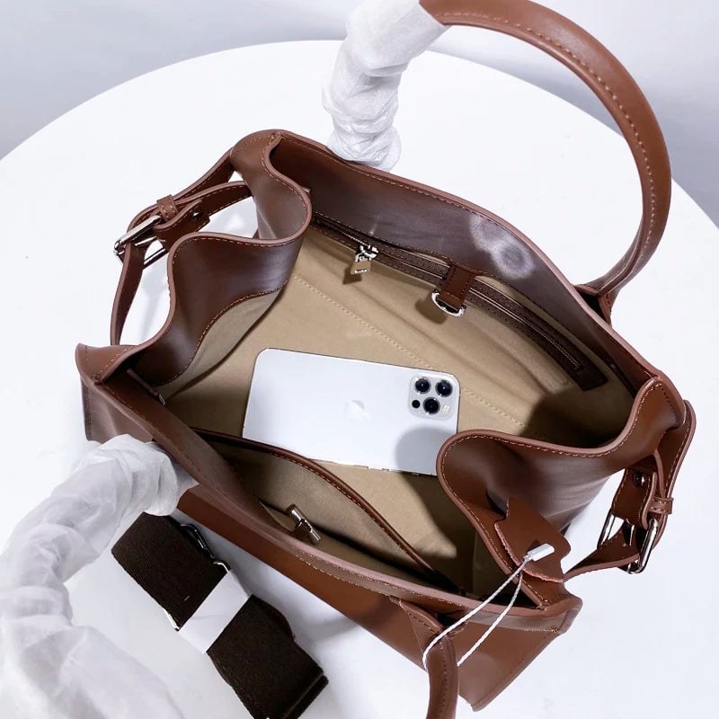 The "Row-Margaux-inspired" Luxurious Leather Tote Bag