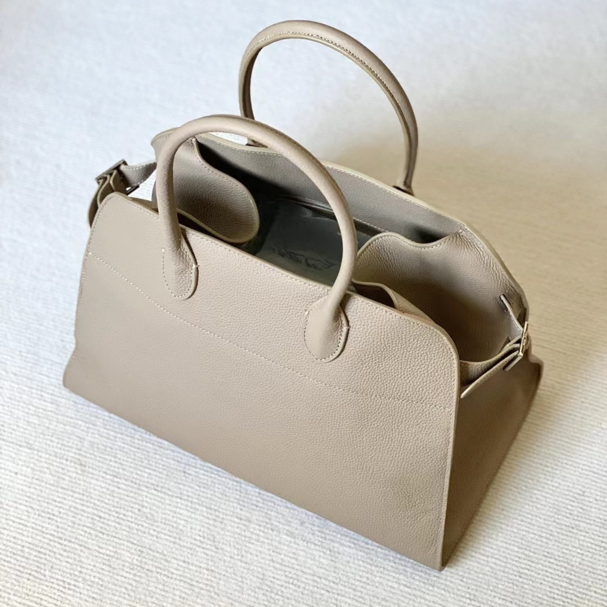 The "Row-Margaux-inspired" Luxurious Leather Tote Bag