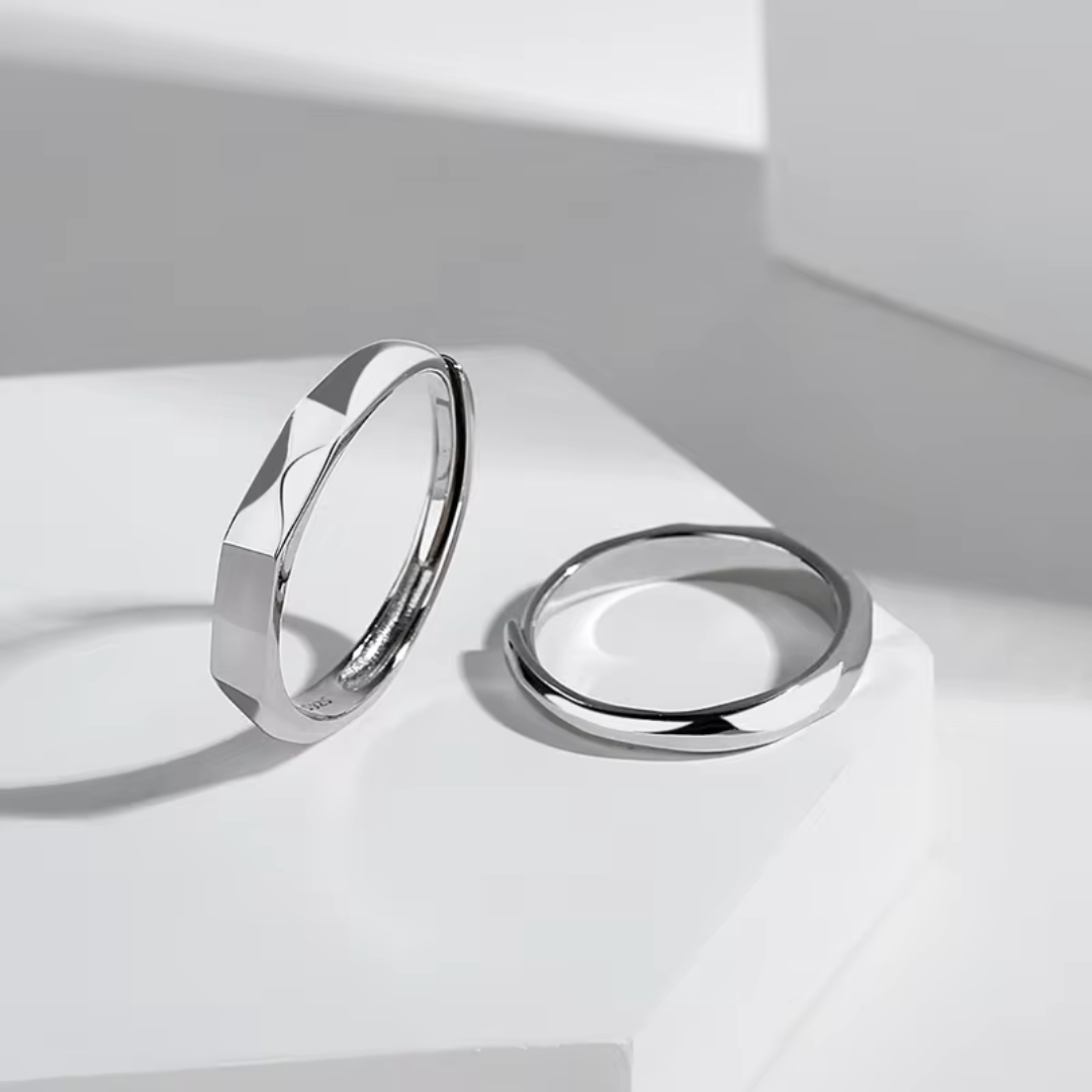 Elara Light Sculpted Ring