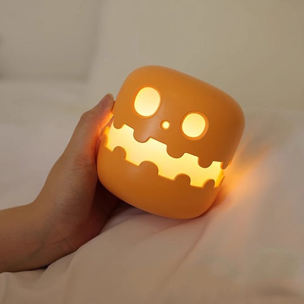 Spooky Pumpkin Night Light - Your Halloween Essential!