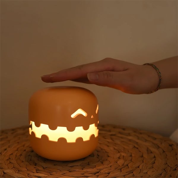 Spooky Pumpkin Night Light - Your Halloween Essential!